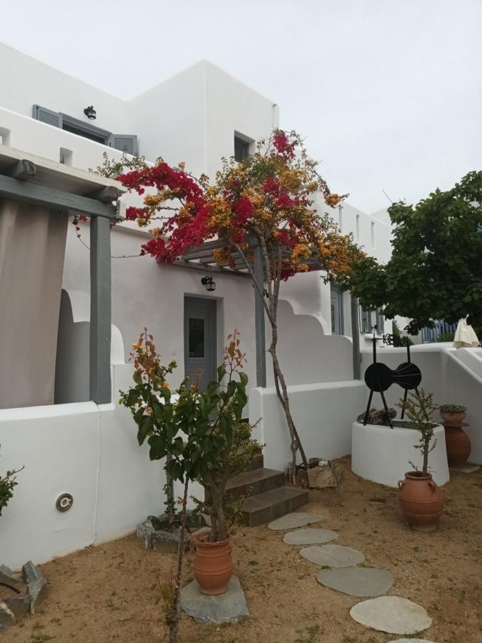Theofanis Studios Agia Anna  Luaran gambar