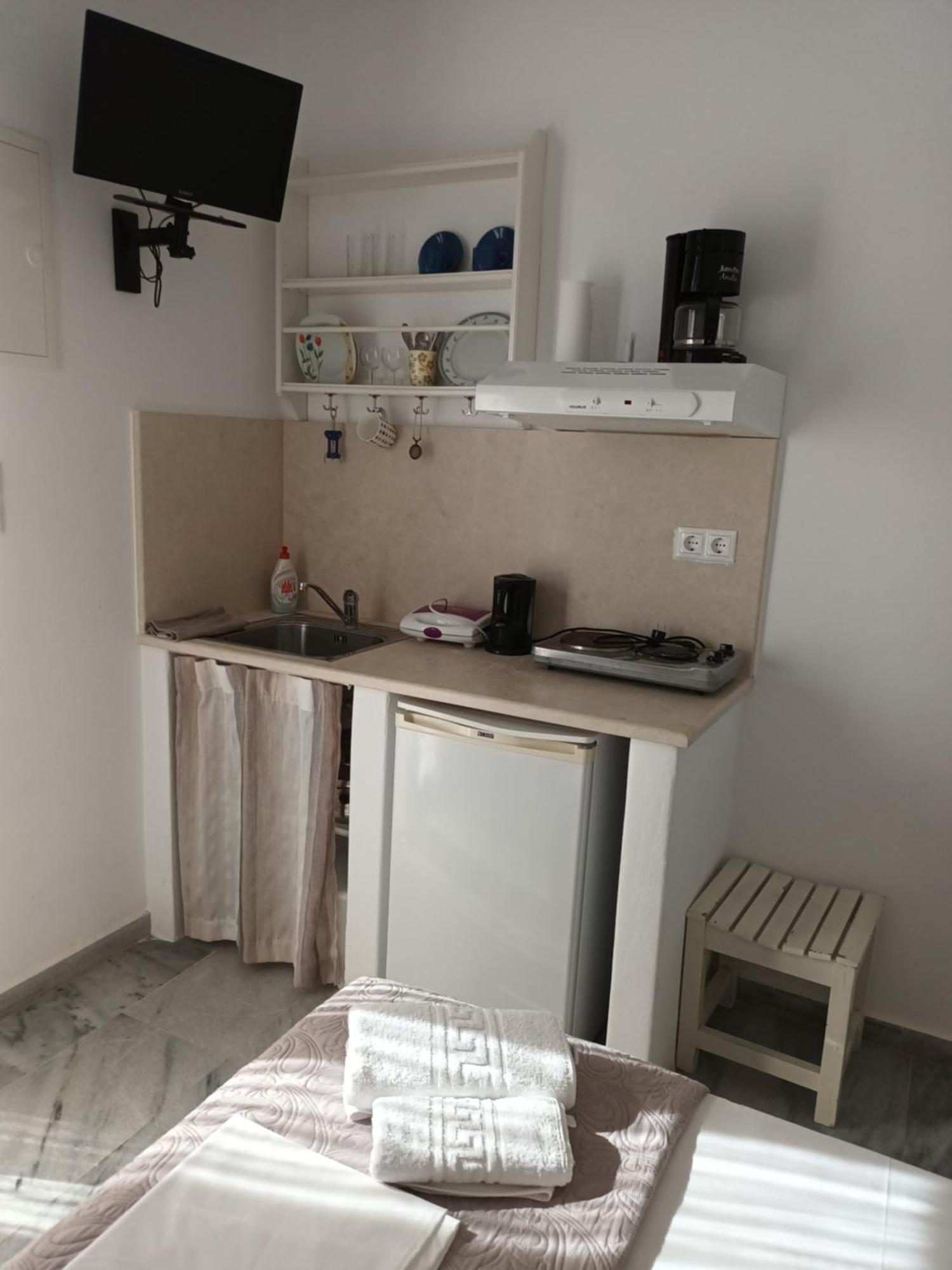 Theofanis Studios Agia Anna  Luaran gambar