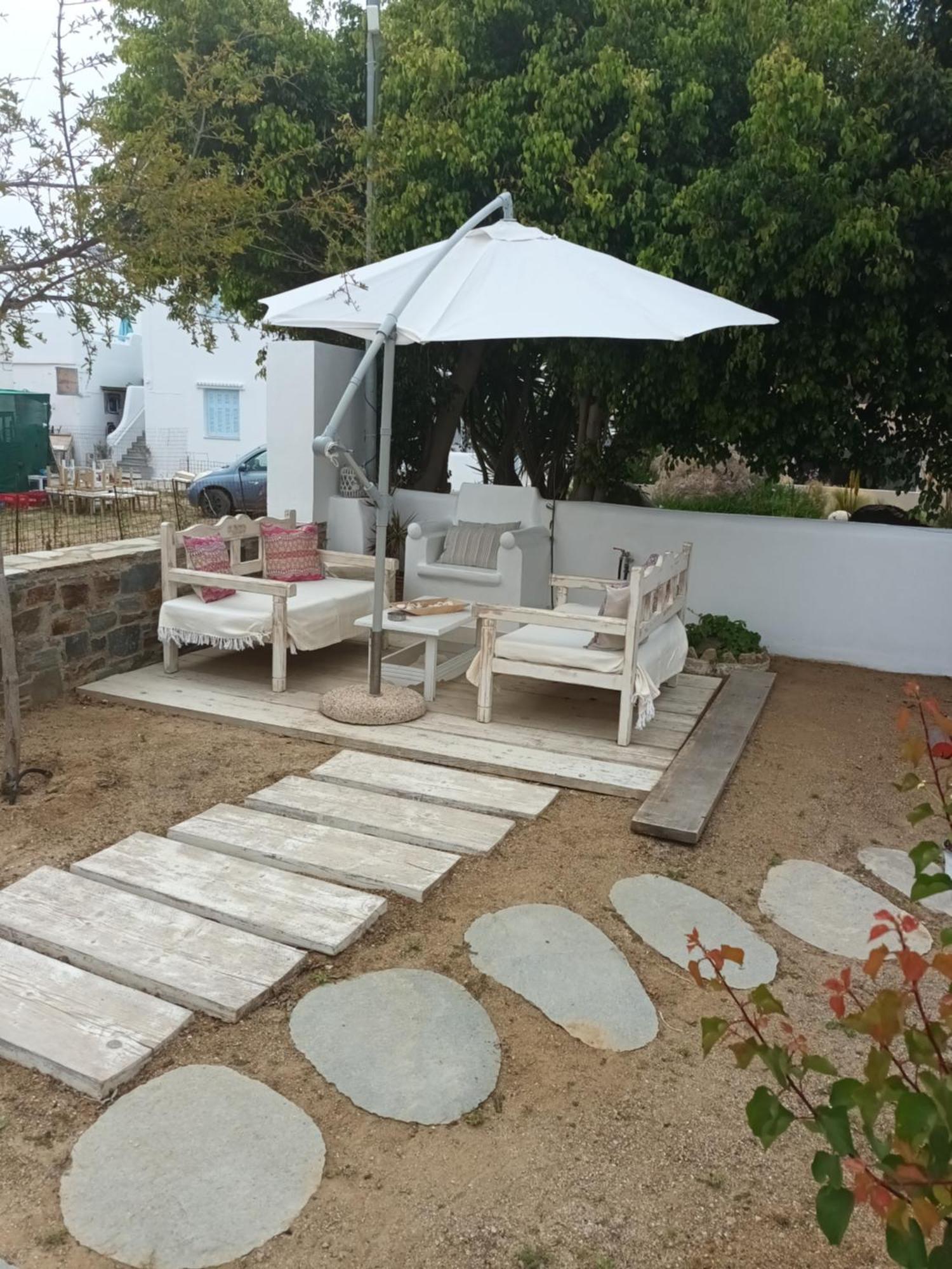 Theofanis Studios Agia Anna  Luaran gambar